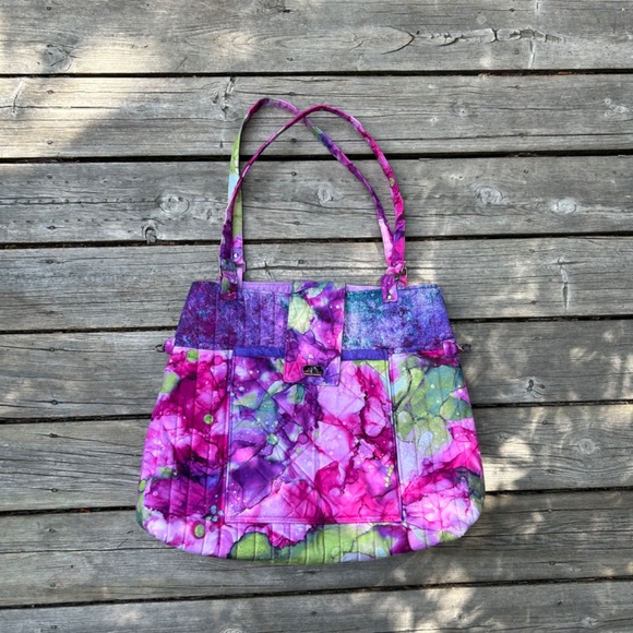 Quilted Oversized Tote Bag - Picture 2 of 10